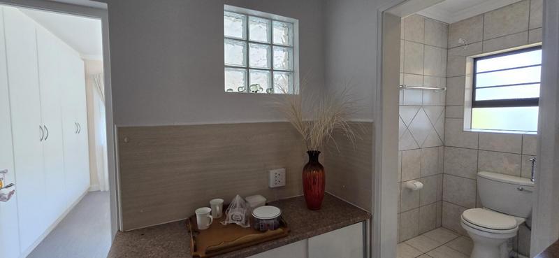 4 Bedroom Property for Sale in Glentana Western Cape